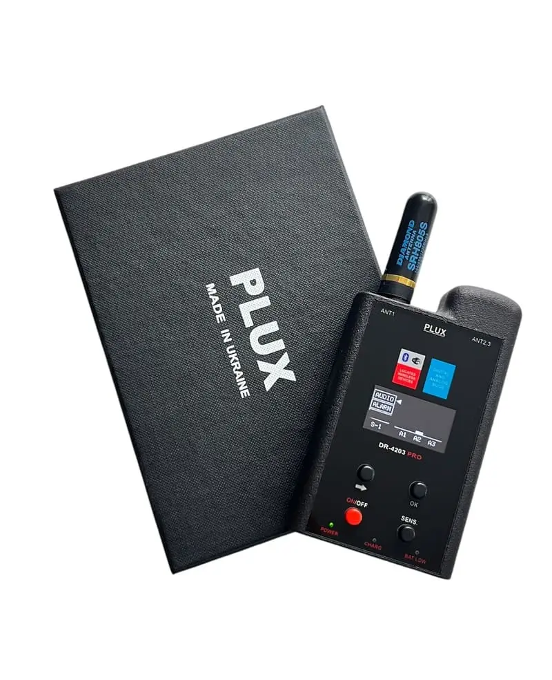 Профессиональный детектор скрытых камер Plux DR-4203