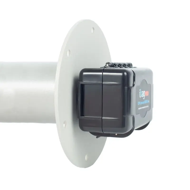 GPS-трекер Middle PRO Plus, черный корпус, вид под углом